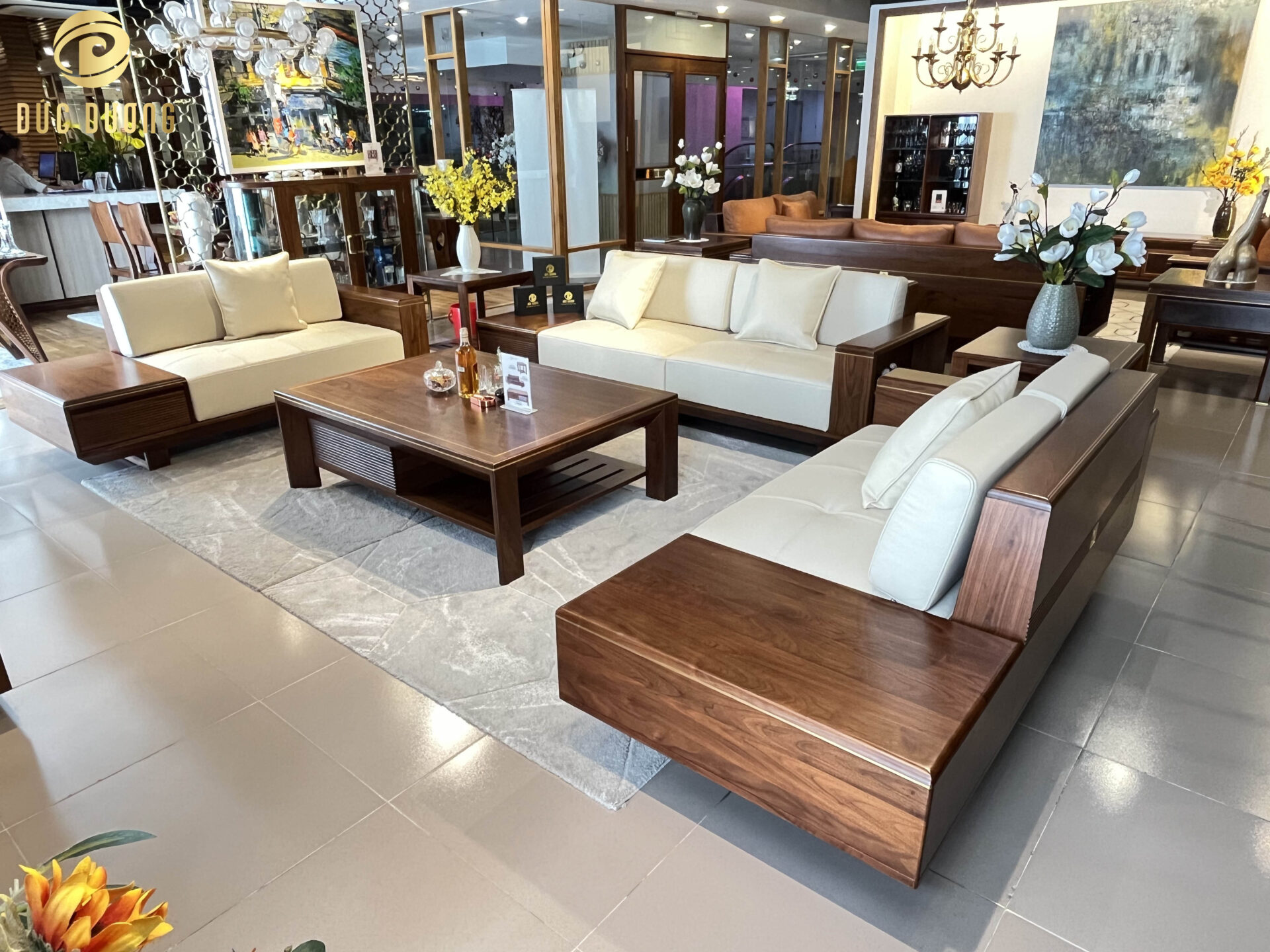 Sofa chất liệu gỗ óc có đệm da bò Ý cao cấp